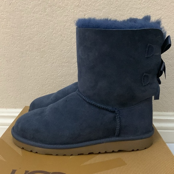 UGG Bailey bow boots navy size 6 winter boots fur boots - Picture 6 of 12